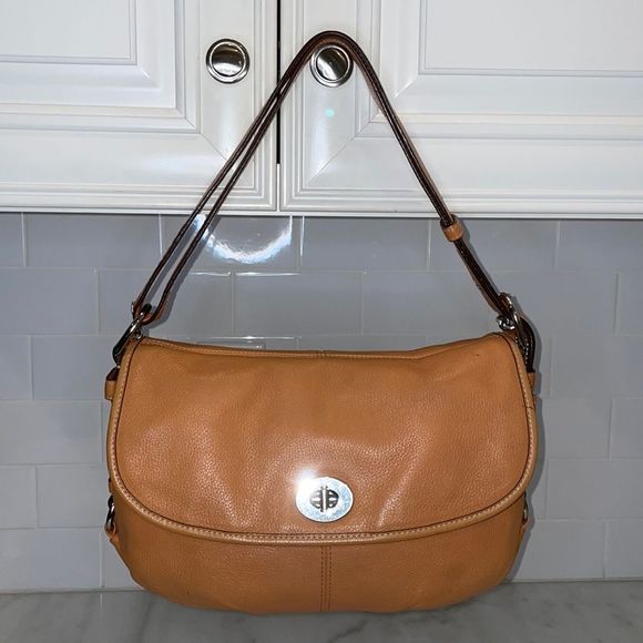 Coach Handbags - Coach Legacy Leather Flap Shoulder Crossbody sz 13” by 9”very nice